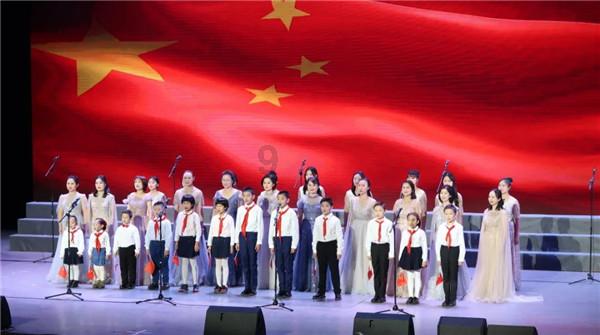 省十四届人大二次会议隆重开幕 郝鹏主持会议 李乐成作政府工作报告